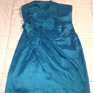 Beautiful teal strapless dress Size M